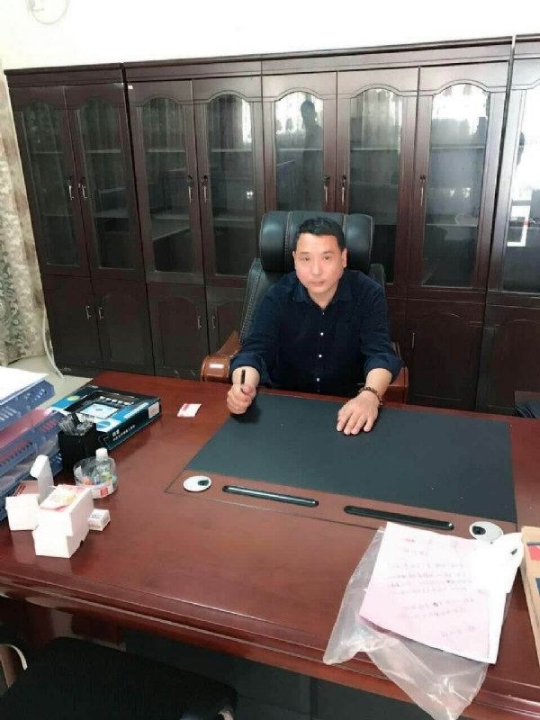 艺术家的第一张照片--马尾相亲网