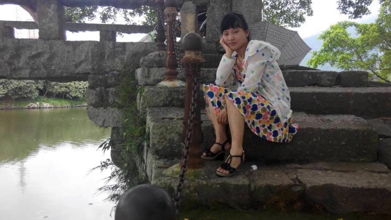 女子悠然的第一张照片--马尾相亲网