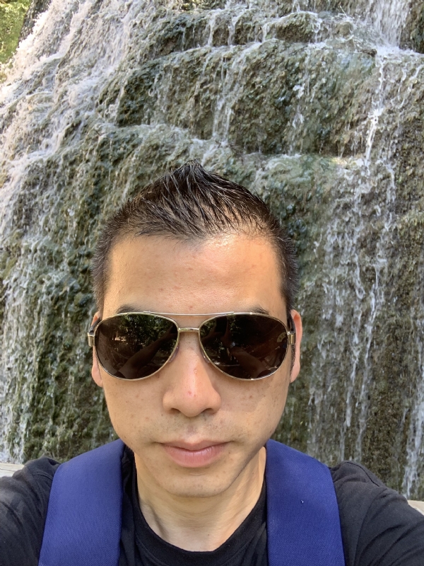高兴的第二张照片--马尾相亲网