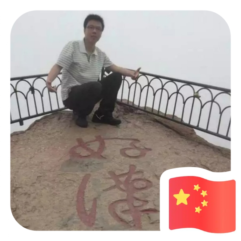 一只小虎牙的第一张照片--马尾相亲网