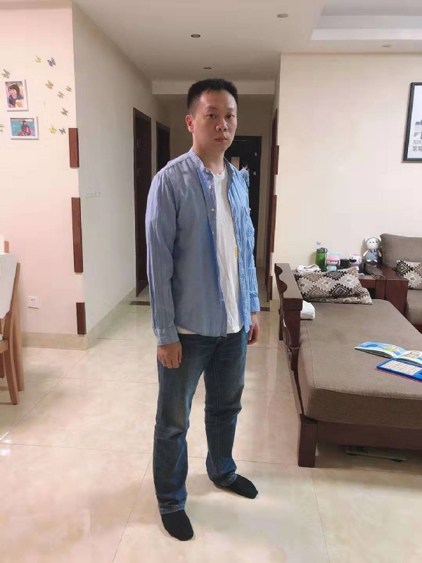 以勒的第一张照片--马尾相亲网