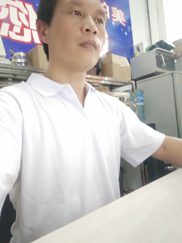 深蓝色的海的第一张照片--马尾相亲网