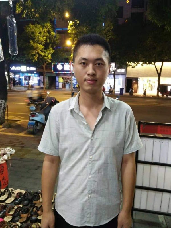 单身的雄鹰的第一张照片--马尾相亲网
