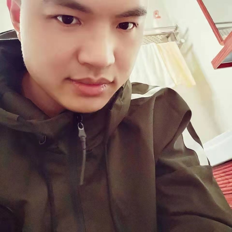 高大上的宅男的第一张照片--马尾相亲网