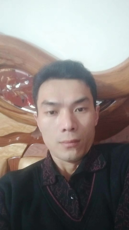 错把真心喂了狗的第四张照片--马尾相亲网