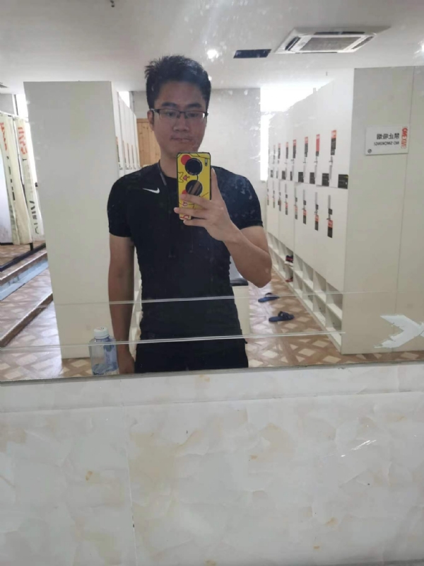习惯发呆的第一张照片--马尾相亲网