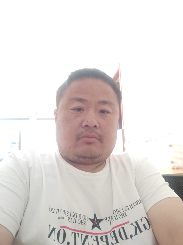 流星隐爱的第三张照片--马尾相亲网