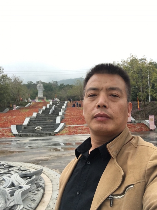 开心的松鼠的第二张照片--马尾相亲网