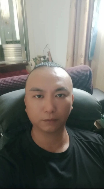 施逸森的第一张照片--马尾相亲网