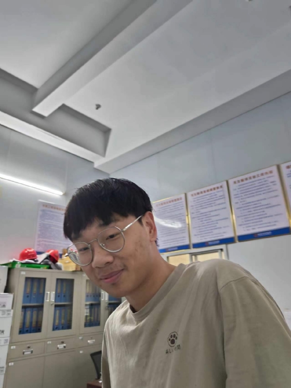 牛子弟的第一张照片--马尾相亲网