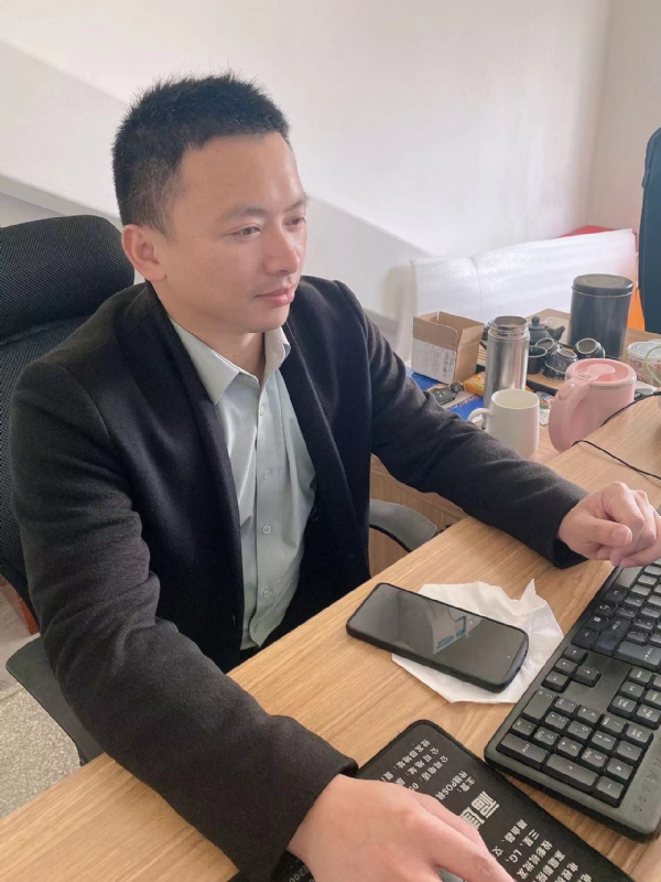 落叶知秋的第一张照片--马尾相亲网