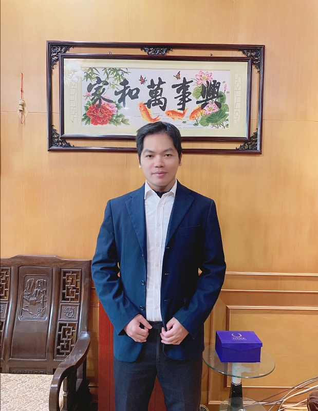 旭日春晖的第一张照片--马尾相亲网