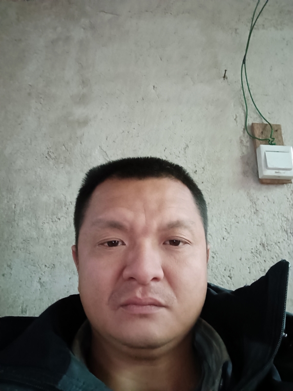 兰成龙的第三张照片--马尾相亲网